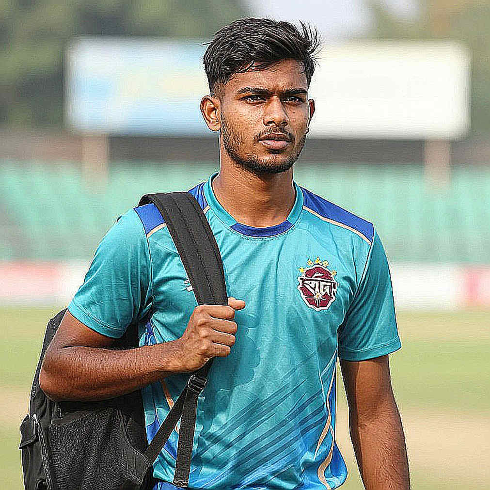 রাওয়ালপিন্ডি থেকে লাহোর: শাহিনের হাতে ব্যাটন, বাবরের পাশে বসা, আর ত্রিদেশীয় সিরিজের অদৃশ্য হিসাব রাওয়ালপিন্ডি থেকে লাহোর: শাহিনের হাতে ব্যাটন, বাবরের পাশে বসা, আর ত্রিদেশীয় সিরিজের অদৃশ্য হিসাব
