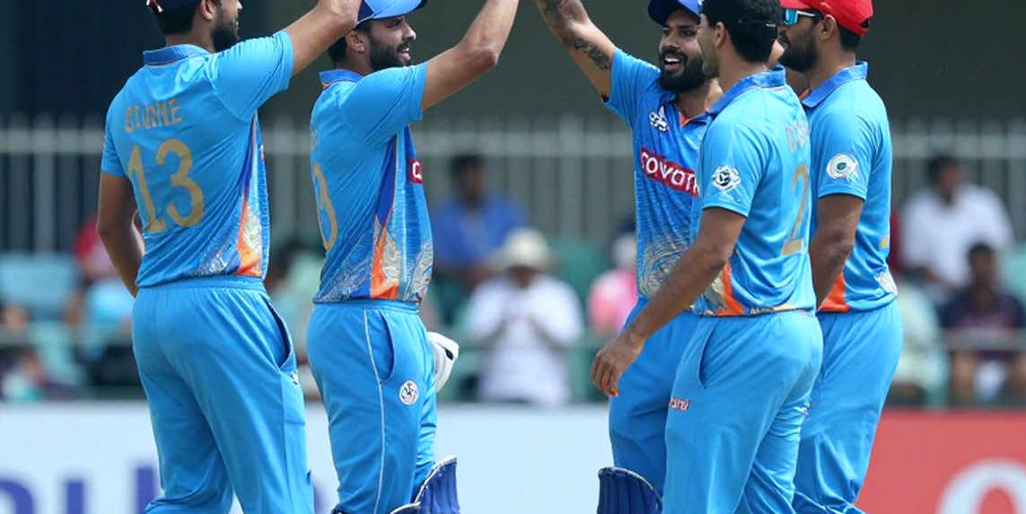 হাতুড়ির তিন সেকেন্ড: ক্রিকেটের ট্রান্সফার উইন্ডোয় টাকা কোথায় যায়, আর কে নীরব পড়ে থাকে হাতুড়ির তিন সেকেন্ড: ক্রিকেটের ট্রান্সফার উইন্ডোয় টাকা কোথায় যায়, আর কে নীরব পড়ে থাকে