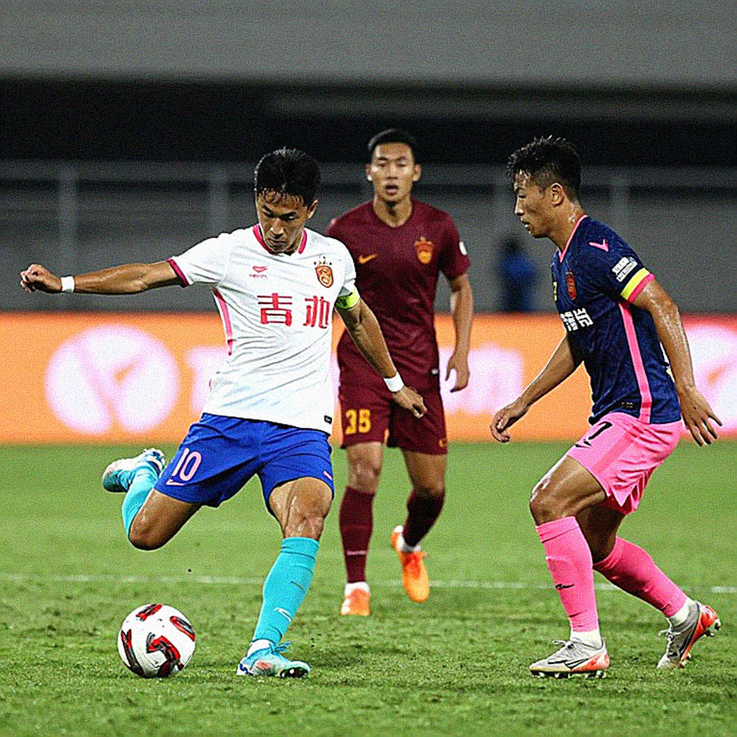 Mexico vs Peru: A New Cycle's First Test and the Story Hidden Inside Five Broadcasters Mexico vs Peru: A New Cycle's First Test and the Story Hidden Inside Five Broadcasters