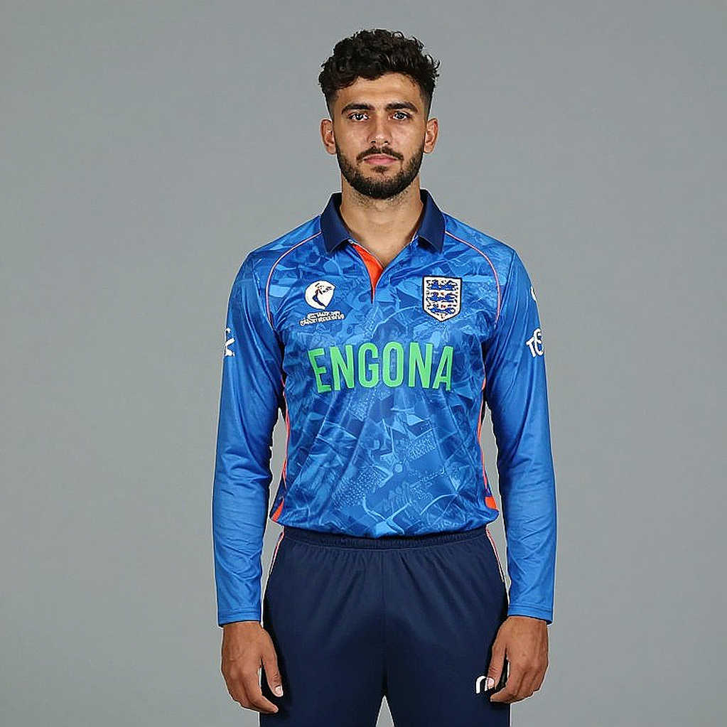 চার রানের ব্যবধান, আর মাঝের ওভারগুলোর নীরব খাতা চার রানের ব্যবধান, আর মাঝের ওভারগুলোর নীরব খাতা