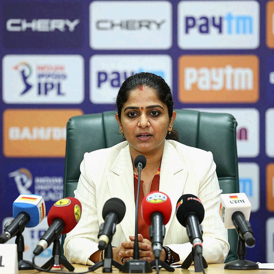 স্থানীয় ক্রিকেটে ব্লকচেইনের প্রবেশ: খেলোয়াড় ডেটা ও ফ্যান টোকেনের নতুন ভূখণ্ড