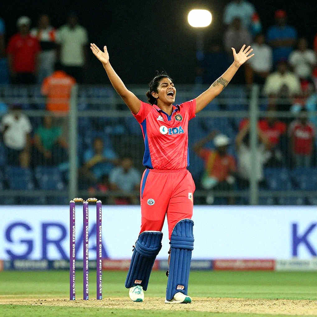 ৯০ বলে ১০৭: আঘার ‘ফেরা’ নাকি ঘরোয়া ক্রিকেটের দাম চাওয়ার লড়াই?