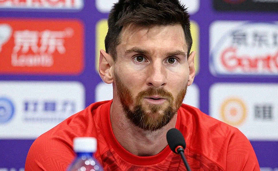 ভিনিসিয়াসের লাল কার্ড থেকে 'কন্টিনজেন্সি প্ল্যান' পর্যন্ত: রিয়াল মাদ্রিদ–রেফারি সংঘাতে কাগজ কোথায় থামে ভিনিসিয়াসের লাল কার্ড থেকে 'কন্টিনজেন্সি প্ল্যান' পর্যন্ত: রিয়াল মাদ্রিদ–রেফারি সংঘাতে কাগজ কোথায় থামে